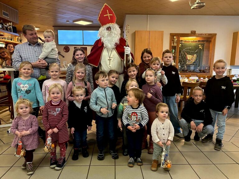 Erfolgreicher Adventsbasar und stimmungsvolle Nikolausfeier im Schützenhaus Icker